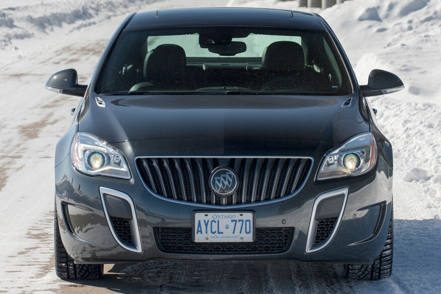 2017-Buick-Regal-GS-front-view.jpg
